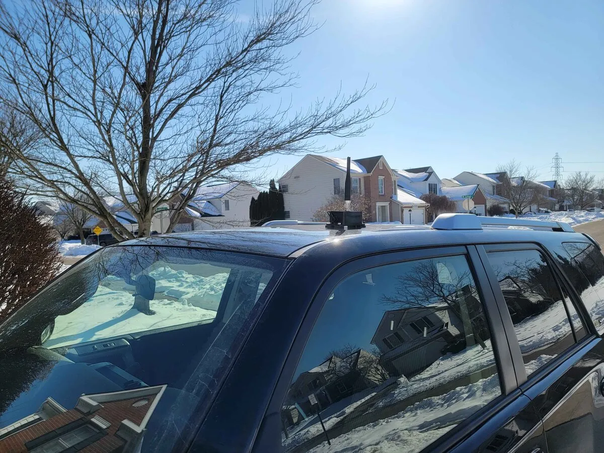 The finished mobile repeater mounted on the truck roof